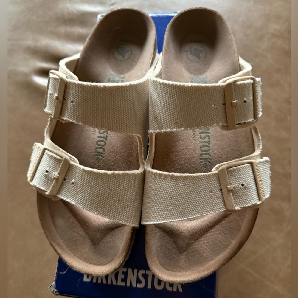Birkenstock Arizona Rivet Size 38 in Eggshell - Picture 2 of 6